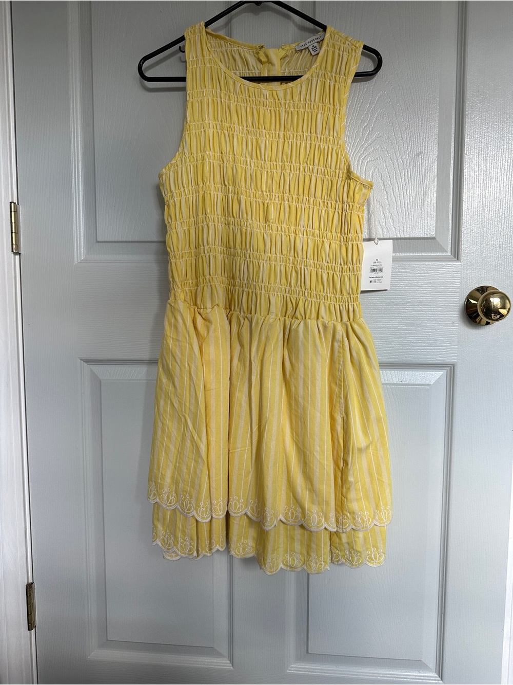 Women’s Yellow Smocked Sleeveless Mini Dress with Scalloped Hem